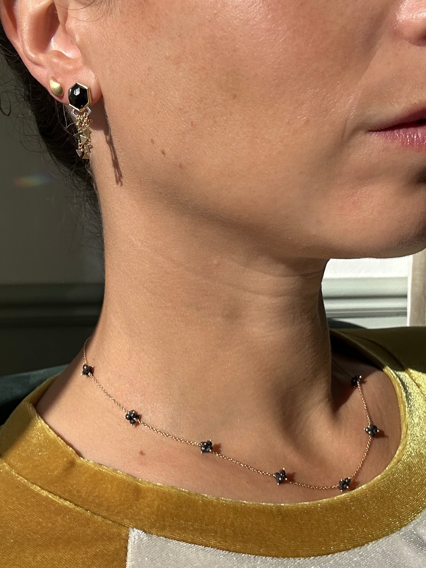 Black Diamond Dotted Chain